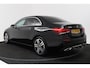 Mercedes-Benz A-klasse 180 Business Solution Luxury (SFEERVERLICHTING, TREKHAAK UITKLAPBAAR, STOELVERWARMING, 1e EIGENAAR, CAMERA)