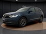 Volkswagen Tiguan 1.4 TSI eHybrid Life | Head-up Display | Camera | Side Assist | ACC | Stuur-/Stoelverwarming | Matrix LED | Carplay | Getint Glas | 17'' |