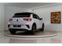 Volkswagen T-Roc 1.5 TSI 2x R-Line 150PK | Pano | Camera | IQ Light | 19'' R | 12 MND Garantie