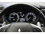 Mitsubishi Outlander 2.0 PHEV Instyle - Trekhaak, Panorama, Camera, Leer, Stoelverw.
