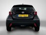 Toyota Yaris 1.5 Hybrid 115 Dynamic Comfort Pack | BTW Voertuig | Stoel+stuurverwarming | Dodehoek detectie | Parkeersensoren voor+achter | Draadloze telefoonlader | Cruise Control Adaptive | Apple CarPlay/Android Auto |