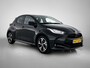 Toyota Yaris 1.5 Hybrid 115 Dynamic Comfort Pack | BTW Voertuig | Stoel+stuurverwarming | Dodehoek detectie | Parkeersensoren voor+achter | Draadloze telefoonlader | Cruise Control Adaptive | Apple CarPlay/Android Auto |