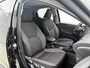 Toyota Yaris 1.5 Hybrid 115 Dynamic Comfort Pack | BTW Voertuig | Stoel+stuurverwarming | Dodehoek detectie | Parkeersensoren voor+achter | Draadloze telefoonlader | Cruise Control Adaptive | Apple CarPlay/Android Auto |