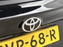 Toyota Yaris 1.5 Hybrid 115 Dynamic Comfort Pack | BTW Voertuig | Stoel+stuurverwarming | Dodehoek detectie | Parkeersensoren voor+achter | Draadloze telefoonlader | Cruise Control Adaptive | Apple CarPlay/Android Auto |