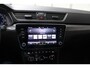 Skoda Superb Combi 1.4 TSI iV Style Navigatie | Trekhaak | Adaptieve Cruise | 17"Velgen | Camera