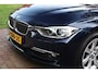 BMW 3-Serie Touring 328i High Executive Aut. | Panorama | Orig. NL | Historie | Lederen Interieur | HUD | Memory | Xenon | NAP |