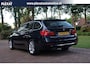 BMW 3-Serie Touring 328i High Executive Aut. | Panorama | Orig. NL | Historie | Lederen Interieur | HUD | Memory | Xenon | NAP |