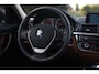 BMW 3-Serie Touring 328i High Executive Aut. | Panorama | Orig. NL | Historie | Lederen Interieur | HUD | Memory | Xenon | NAP |