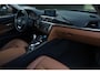 BMW 3-Serie Touring 328i High Executive Aut. | Panorama | Orig. NL | Historie | Lederen Interieur | HUD | Memory | Xenon | NAP |