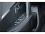Peugeot 2008 1.2 Hybrid 145PK AUTOMAAT ALLURE | NAVIGATIE | KEYLESS ENTRY/START | DRAADLOZE TELEFOONLADER | DRAADLOZE APPLE CARPLAY/ANDROID AUTO | CAMERA VOOR + ACHTER | PARKEERSENSOREN VOOR + ACHTER | LICHTMETALEN VELGEN 17" | CLIMATE CONTROL | ADAPTIVE CRUISE CONTROL | DODEHOEK DETECTIE |