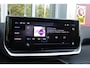 Peugeot 2008 1.2 Hybrid 145PK AUTOMAAT ALLURE | NAVIGATIE | KEYLESS ENTRY/START | DRAADLOZE TELEFOONLADER | DRAADLOZE APPLE CARPLAY/ANDROID AUTO | CAMERA VOOR + ACHTER | PARKEERSENSOREN VOOR + ACHTER | LICHTMETALEN VELGEN 17" | CLIMATE CONTROL | ADAPTIVE CRUISE CONTROL | DODEHOEK DETECTIE |