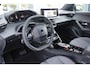 Peugeot 2008 1.2 Hybrid 145PK AUTOMAAT ALLURE | NAVIGATIE | KEYLESS ENTRY/START | DRAADLOZE TELEFOONLADER | DRAADLOZE APPLE CARPLAY/ANDROID AUTO | CAMERA VOOR + ACHTER | PARKEERSENSOREN VOOR + ACHTER | LICHTMETALEN VELGEN 17" | CLIMATE CONTROL | ADAPTIVE CRUISE CONTROL | DODEHOEK DETECTIE |