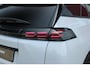 Peugeot 2008 1.2 Hybrid 145PK AUTOMAAT ALLURE | NAVIGATIE | KEYLESS ENTRY/START | DRAADLOZE TELEFOONLADER | DRAADLOZE APPLE CARPLAY/ANDROID AUTO | CAMERA VOOR + ACHTER | PARKEERSENSOREN VOOR + ACHTER | LICHTMETALEN VELGEN 17" | CLIMATE CONTROL | ADAPTIVE CRUISE CONTROL | DODEHOEK DETECTIE |