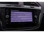 Volkswagen Tiguan Highline Business R 1.4 TSI 150pk DSG Automaat Trekhaak, Elektrische achterklep, Adaptive cruise control, LED koplampen, Navigatie