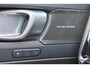 Volvo EX40 Extended Range Ultra Black Ed. 82 kWh - Panorama/schuifdak - IntelliSafe Assist & Surround - 360º Camera - Harman/Kardon audio - Verwarmde voorstoelen & stuur - Parkeersensoren voor & achter - Draadloze tel. lader - Warmtepomp - Extra getint glas - 19' LMV