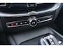 Volvo XC60 2.0 D4 Momentum | ACC | Trekhaak | Camera | Stoel+Stuurverwarming | Getint Glas | Apple Carplay