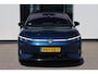 Volkswagen ID.7 Tourer GTX Limited Edition 86 kWh 340PK / 250kW, 60 maanden / 100.000km garantie, warmtepomp, wegklapbare trekhaak, adaptief onderstel (dcc), 20" LMV, Harman & Kardon geluidssysteem (13 speaker 700 watt met subwoofer), head-up display, rondomzichtcamera (area view), verwarm- en ventileerbare voorstoelen met elektrische stoelverstelling, massagefunctie en geheugen, verwarmbare achterbank, verwarmbaar multifunctioneel lederen stuurwiel, parkeerassistent (park assist pro), draadloze telefoonlader, verwarmbare voorruit (infrarood), LED Matrix (IQ.Lights), dodehoekdetectie (side assist), 4 wielaandrijving (4motion), discover pro max navigatie scherm, elektrisch verstel-, verwarm- en inklapbare buitenspiegels, Apple Carplay & Android Auto, parkeersensoren voor en achter (pdc), navigatie, DAB+, 3-zone climatronic etc.