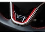 Volkswagen ID.7 Tourer GTX Limited Edition 86 kWh 340PK / 250kW, 60 maanden / 100.000km garantie, warmtepomp, wegklapbare trekhaak, adaptief onderstel (dcc), 20" LMV, Harman & Kardon geluidssysteem (13 speaker 700 watt met subwoofer), head-up display, rondomzichtcamera (area view), verwarm- en ventileerbare voorstoelen met elektrische stoelverstelling, massagefunctie en geheugen, verwarmbare achterbank, verwarmbaar multifunctioneel lederen stuurwiel, parkeerassistent (park assist pro), draadloze telefoonlader, verwarmbare voorruit (infrarood), LED Matrix (IQ.Lights), dodehoekdetectie (side assist), 4 wielaandrijving (4motion), discover pro max navigatie scherm, elektrisch verstel-, verwarm- en inklapbare buitenspiegels, Apple Carplay & Android Auto, parkeersensoren voor en achter (pdc), navigatie, DAB+, 3-zone climatronic etc.