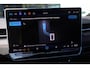 Volkswagen ID.7 Tourer GTX Limited Edition 86 kWh 340PK / 250kW, 60 maanden / 100.000km garantie, warmtepomp, wegklapbare trekhaak, adaptief onderstel (dcc), 20" LMV, Harman & Kardon geluidssysteem (13 speaker 700 watt met subwoofer), head-up display, rondomzichtcamera (area view), verwarm- en ventileerbare voorstoelen met elektrische stoelverstelling, massagefunctie en geheugen, verwarmbare achterbank, verwarmbaar multifunctioneel lederen stuurwiel, parkeerassistent (park assist pro), draadloze telefoonlader, verwarmbare voorruit (infrarood), LED Matrix (IQ.Lights), dodehoekdetectie (side assist), 4 wielaandrijving (4motion), discover pro max navigatie scherm, elektrisch verstel-, verwarm- en inklapbare buitenspiegels, Apple Carplay & Android Auto, parkeersensoren voor en achter (pdc), navigatie, DAB+, 3-zone climatronic etc.