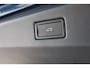Volkswagen ID.7 Tourer GTX Limited Edition 86 kWh 340PK / 250kW, 60 maanden / 100.000km garantie, warmtepomp, wegklapbare trekhaak, adaptief onderstel (dcc), 20" LMV, Harman & Kardon geluidssysteem (13 speaker 700 watt met subwoofer), head-up display, rondomzichtcamera (area view), verwarm- en ventileerbare voorstoelen met elektrische stoelverstelling, massagefunctie en geheugen, verwarmbare achterbank, verwarmbaar multifunctioneel lederen stuurwiel, parkeerassistent (park assist pro), draadloze telefoonlader, verwarmbare voorruit (infrarood), LED Matrix (IQ.Lights), dodehoekdetectie (side assist), 4 wielaandrijving (4motion), discover pro max navigatie scherm, elektrisch verstel-, verwarm- en inklapbare buitenspiegels, Apple Carplay & Android Auto, parkeersensoren voor en achter (pdc), navigatie, DAB+, 3-zone climatronic etc.