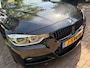 BMW 3-Serie Touring 340i xDrive High Executive Aut. | Panorama | Trekhaak | HUD | Sportline | Driving Assistentie | Sportstoelen |