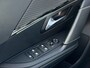 Peugeot e-208 GT Pack Alcantara stoelen | Panoramadak | Fietsendragerhaak | Achteruitrijcamera | Adeptieve cruise control | Stoelverwarming | Apple carplay & Android auto