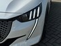 Peugeot e-208 GT Pack Alcantara stoelen | Panoramadak | Fietsendragerhaak | Achteruitrijcamera | Adeptieve cruise control | Stoelverwarming | Apple carplay & Android auto