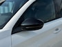 Peugeot e-208 GT Pack Alcantara stoelen | Panoramadak | Fietsendragerhaak | Achteruitrijcamera | Adeptieve cruise control | Stoelverwarming | Apple carplay & Android auto