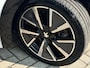 Peugeot e-208 GT Pack Alcantara stoelen | Panoramadak | Fietsendragerhaak | Achteruitrijcamera | Adeptieve cruise control | Stoelverwarming | Apple carplay & Android auto
