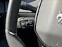 Peugeot e-208 GT Pack Alcantara stoelen | Panoramadak | Fietsendragerhaak | Achteruitrijcamera | Adeptieve cruise control | Stoelverwarming | Apple carplay & Android auto