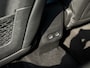 Peugeot e-208 GT Pack Alcantara stoelen | Panoramadak | Fietsendragerhaak | Achteruitrijcamera | Adeptieve cruise control | Stoelverwarming | Apple carplay & Android auto