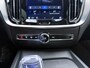 Volvo V60 B4 211pk Plus Dark / Sportstoelen / Panorama dak / Harman en Kardonn audio / Lightning pakket / Trekhaak / 360 graden camera /