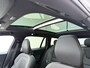 Volvo V60 B4 211pk Plus Dark / Sportstoelen / Panorama dak / Harman en Kardonn audio / Lightning pakket / Trekhaak / 360 graden camera /