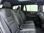 Volvo V60 B4 211pk Plus Dark / Sportstoelen / Panorama dak / Harman en Kardonn audio / Lightning pakket / Trekhaak / 360 graden camera /