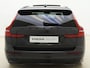 Volvo V60 B4 211pk Plus Dark / Sportstoelen / Panorama dak / Harman en Kardonn audio / Lightning pakket / Trekhaak / 360 graden camera /