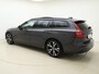 Volvo V60 B4 211pk Plus Dark / Sportstoelen / Panorama dak / Harman en Kardonn audio / Lightning pakket / Trekhaak / 360 graden camera /
