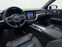 Volvo V60 B4 211pk Plus Dark / Sportstoelen / Panorama dak / Harman en Kardonn audio / Lightning pakket / Trekhaak / 360 graden camera /