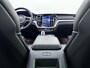 Volvo V60 B4 211pk Plus Dark / Sportstoelen / Panorama dak / Harman en Kardonn audio / Lightning pakket / Trekhaak / 360 graden camera /