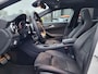 Mercedes-Benz GLA 220 4MATIC|BENZINE!| UNIEK |Met panoramadak, elektrische achterklep, cruise, camera en dodehoeksensoren!
