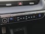 Hyundai Ioniq 5 Lounge 73kWh / SOH 100% / Dealer onderhouden / Fabrieksgarantie tot 03-2027 / warmtepomp / zonnepaneel / CCS snelladen / Trekgewicht 1600 kg / WLTP bereik 481 km bereik stad 686 km / Stuur- Stoel & Achterbank verwarming / Rondomzicht camera /