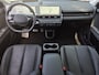 Hyundai Ioniq 5 Lounge 73kWh / SOH 100% / Dealer onderhouden / Fabrieksgarantie tot 03-2027 / warmtepomp / zonnepaneel / CCS snelladen / Trekgewicht 1600 kg / WLTP bereik 481 km bereik stad 686 km / Stuur- Stoel & Achterbank verwarming / Rondomzicht camera /