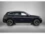 Mercedes-Benz GLC 300e 4MATIC Business Solution AMG | Advanced plus pakket | Trekhaak | Middenconsole metaalstructuur | Panoramaschuifdak | 20" multispaaks lichtmetalen AMG velgen | Warmtewerend, donkergetint glas |