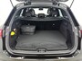 Mercedes-Benz GLC 300e 4MATIC Business Solution AMG | Advanced plus pakket | Trekhaak | Middenconsole metaalstructuur | Panoramaschuifdak | 20" multispaaks lichtmetalen AMG velgen | Warmtewerend, donkergetint glas |