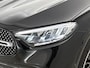 Mercedes-Benz GLC 300e 4MATIC Business Solution AMG | Advanced plus pakket | Trekhaak | Middenconsole metaalstructuur | Panoramaschuifdak | 20" multispaaks lichtmetalen AMG velgen | Warmtewerend, donkergetint glas |