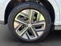 Hyundai Kona Electric EV Pure 64 kWh 204pk | Camera | Carplay | Adaptive cruise controle | Keyless entry | 17'' Velgen | Parkeersensoren | Trekhaak