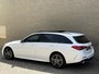 Mercedes-Benz C-klasse 300 e AMG Line 313pk | Panoramadak | Leder | Trekhaak wegklapbaar | 360 camera | Laser LED | Keyless | Memory | Stoelverwarming&koeling | Cruise control | Head up | Sfeerverlichting | Widescreen | Volledig onderhouden