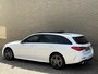 Mercedes-Benz C-klasse 300 e AMG Line 313pk | Panoramadak | Leder | Trekhaak wegklapbaar | 360 camera | Laser LED | Keyless | Memory | Stoelverwarming&koeling | Cruise control | Head up | Sfeerverlichting | Widescreen | Volledig onderhouden