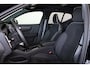 Volvo EX40 Performance Ultra Black Edition 82 kWh - Panorama/schuifdak - IntelliSafe Assist & Surround - 360º Camera - Harman/Kardon audio - Verwarmde voorstoelen, stuur & achterbank - Parkeersensoren voor & achter - Elektr. bedienb. voorstoelen met geheugen links - Draadloze tel. lader - Warmtepomp - Extra getint glas - Inklapbare trekhaak - 20' LMV