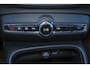 Volvo EX40 Performance Ultra Black Edition 82 kWh - Panorama/schuifdak - IntelliSafe Assist & Surround - 360º Camera - Harman/Kardon audio - Verwarmde voorstoelen, stuur & achterbank - Parkeersensoren voor & achter - Elektr. bedienb. voorstoelen met geheugen links - Draadloze tel. lader - Warmtepomp - Extra getint glas - Inklapbare trekhaak - 20' LMV