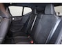 Volvo EX40 Performance Ultra Black Edition 82 kWh - Panorama/schuifdak - IntelliSafe Assist & Surround - 360º Camera - Harman/Kardon audio - Verwarmde voorstoelen, stuur & achterbank - Parkeersensoren voor & achter - Elektr. bedienb. voorstoelen met geheugen links - Draadloze tel. lader - Warmtepomp - Extra getint glas - Inklapbare trekhaak - 20' LMV